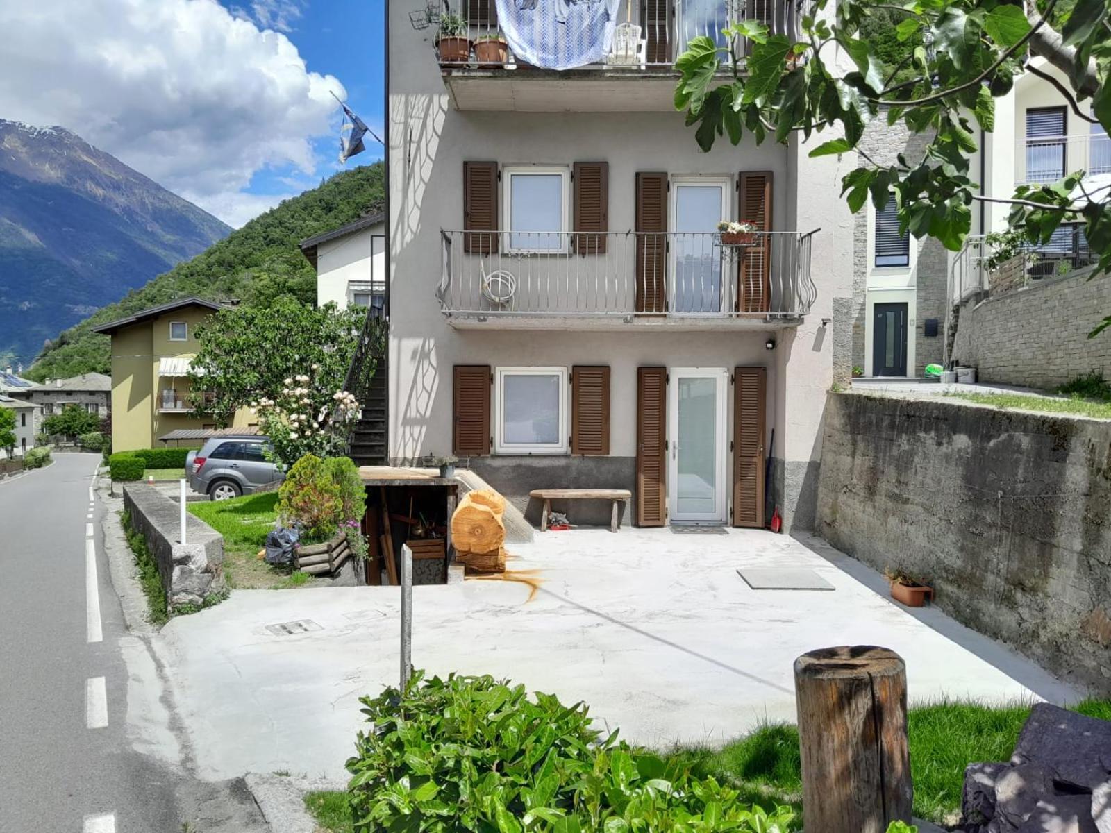 Ca Marasciol A 5 Minuti Dal Trenino Rosso Del Bernina Express Otel Villa di Tirano Dış mekan fotoğraf